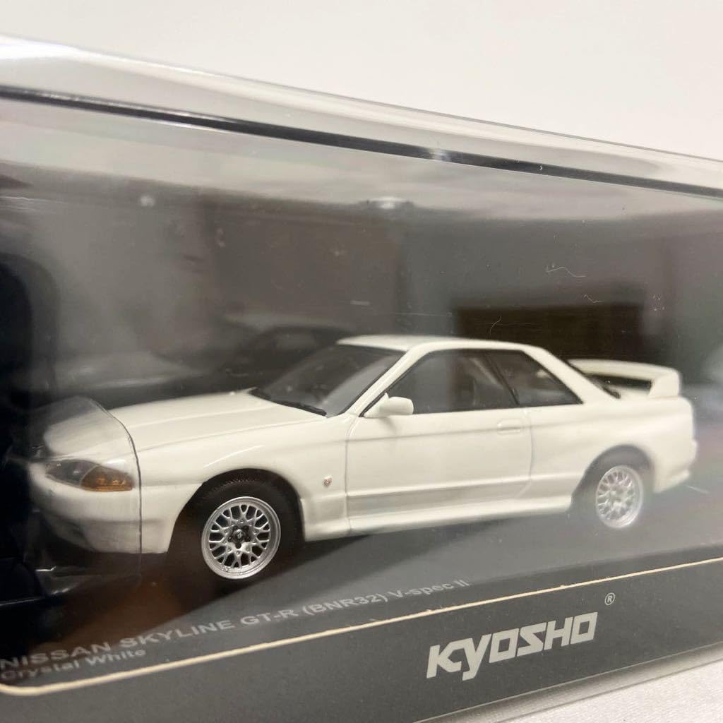 京商 1/18 スカイライン GT-R BNR32 V-SPECⅡ ホワイト Amazon | 京商 1/43 SKYLINE GT-R BNR32 V-specⅡ Crystal White 日産